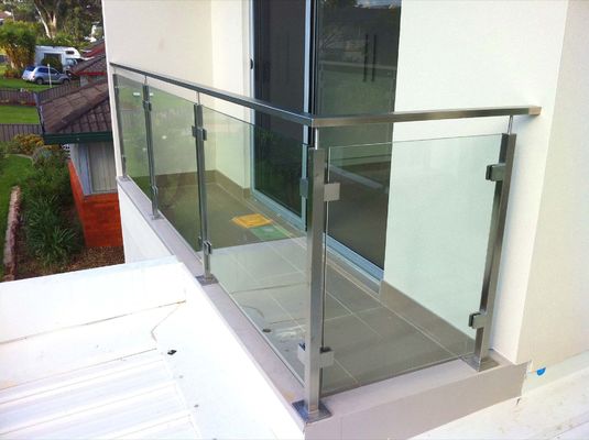 Kundenspezifischer Stärke-Baluster-Glasgeländer-langlebiges Gut für Balkon-Treppen-Sicherheitszaun