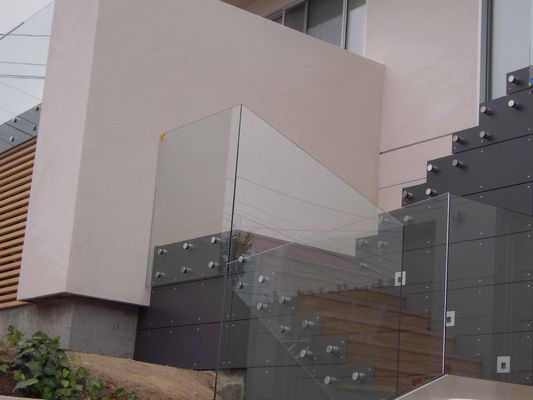 Justierbare Glasmontage-Distanzhülsen gebürstetes Oberflächenende für Balkon-Zaun